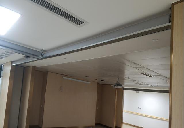 固定玻璃式擋煙垂壁有吊頂如何安裝