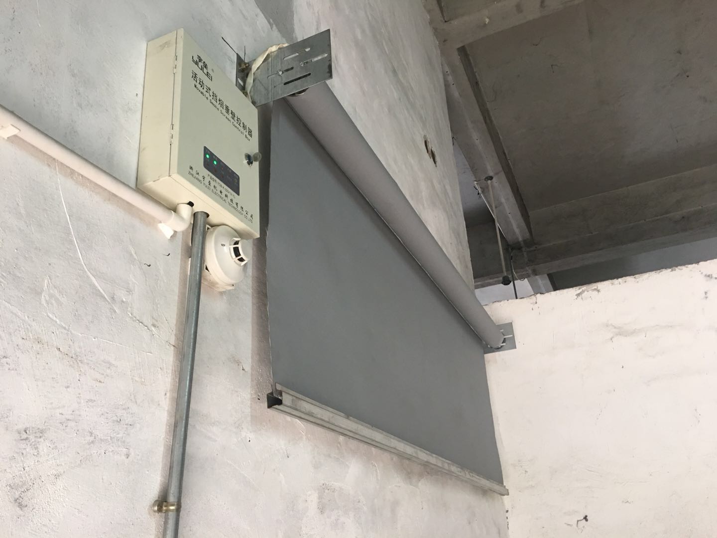 電動擋煙垂壁智能升降，消防聯(lián)動